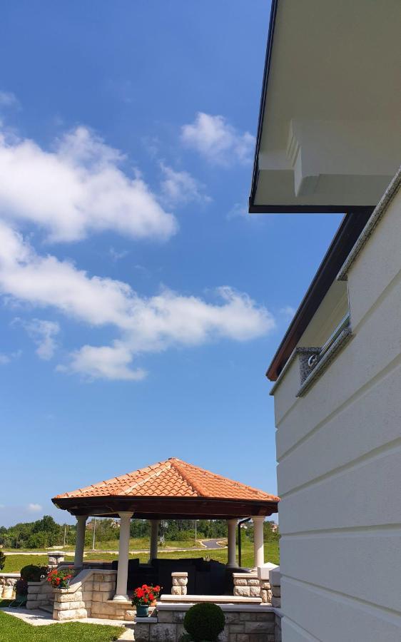 Holiday Apartment Villa Bianca Pazin Kültér fotó